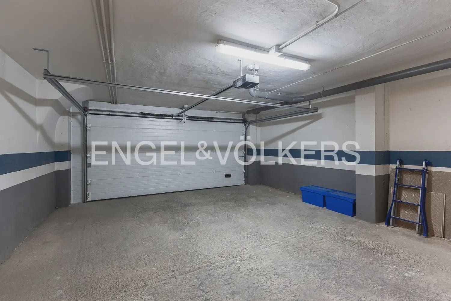 3 bedroom Terraced Villa for rent in Rocafort with garage - € 2,500 (Ref: 9898275)
