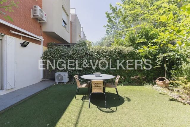 3 bedroom Terraced Villa for rent in Rocafort with garage - € 2,500 (Ref: 9898275)