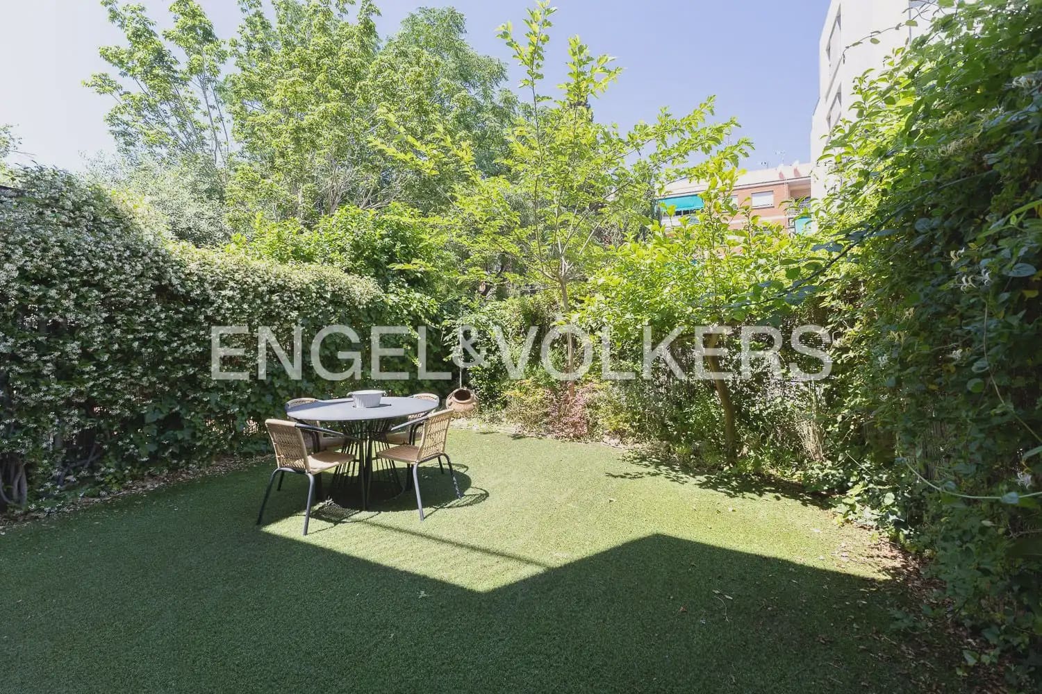 3 bedroom Terraced Villa for rent in Rocafort with garage - € 2,500 (Ref: 9898275)