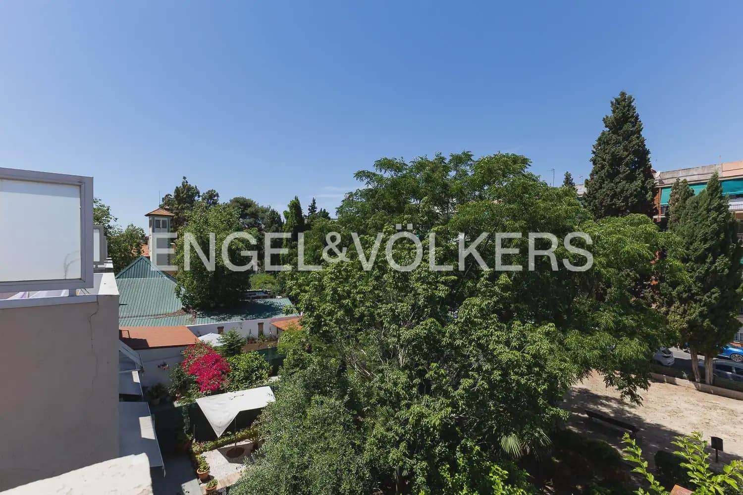 3 bedroom Terraced Villa for rent in Rocafort with garage - € 2,500 (Ref: 9898275)