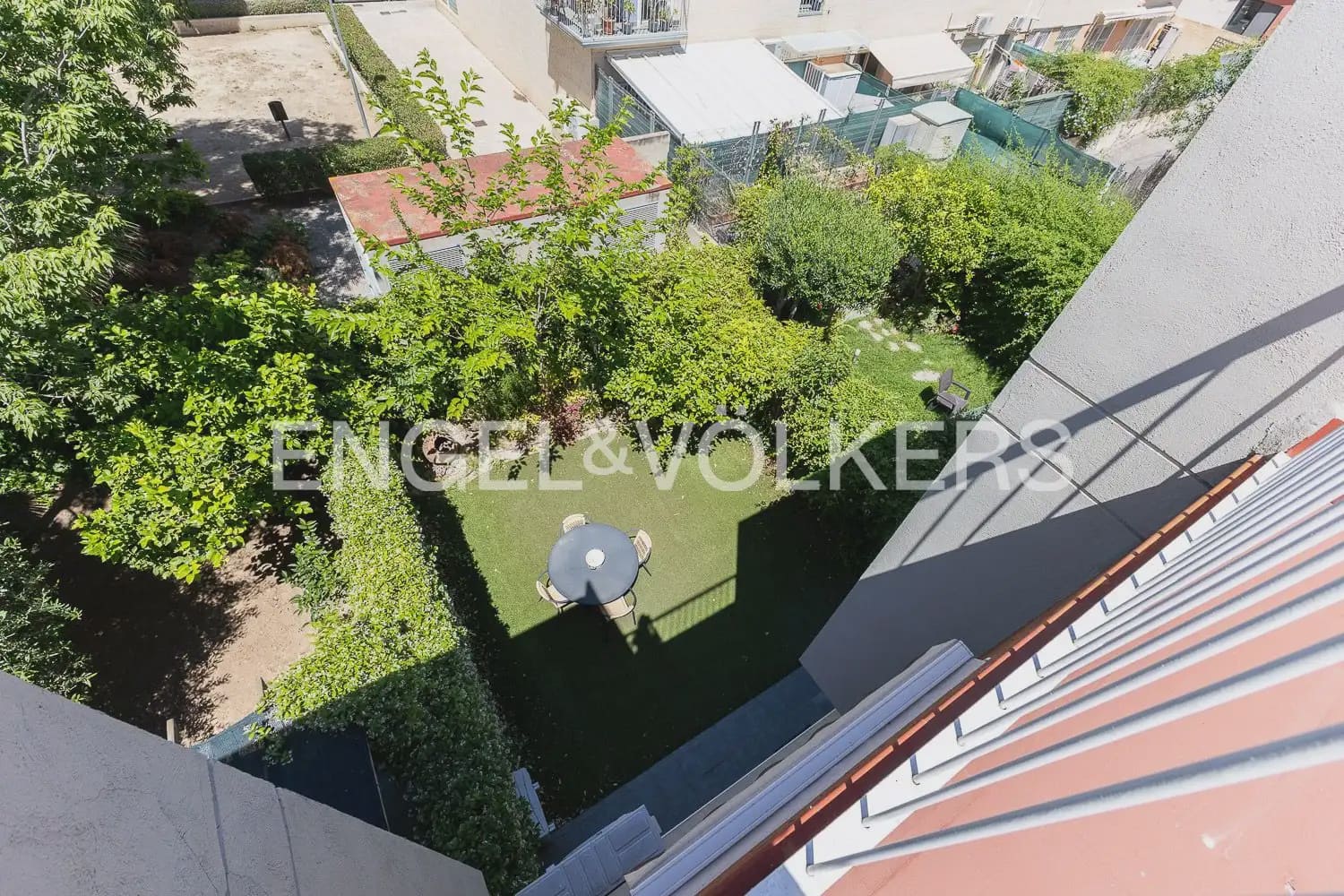 3 bedroom Terraced Villa for rent in Rocafort with garage - € 2,500 (Ref: 9898275)