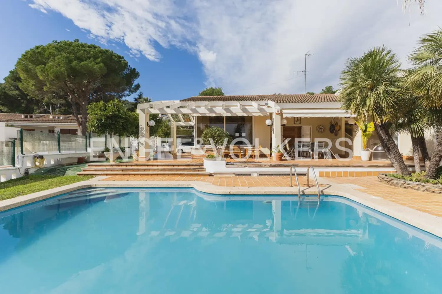 4 sovrum Villa till salu i Benicassim med pool - 550 000 € (Ref: 9898276)