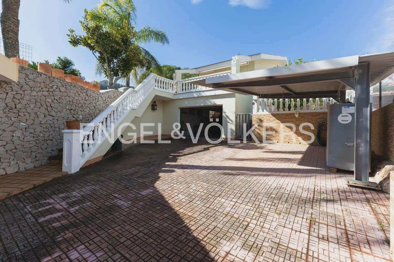 4 sovrum Villa till salu i Benicassim med pool - 550 000 € (Ref: 9898276)