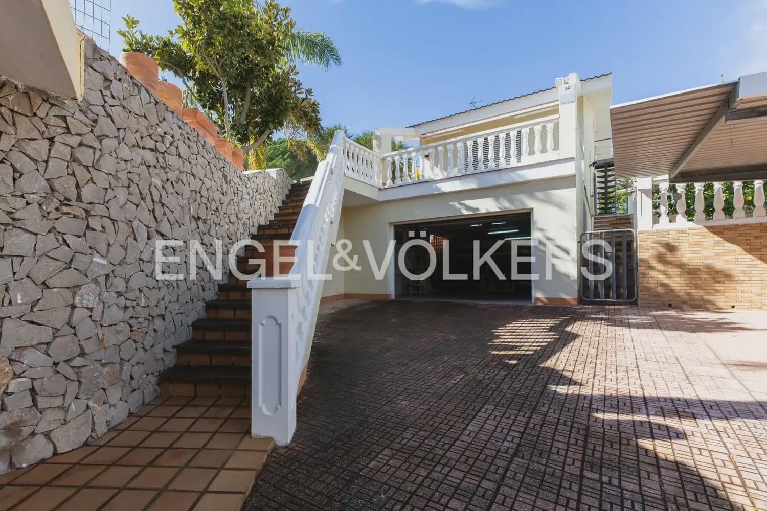 4 sovrum Villa till salu i Benicassim med pool - 550 000 € (Ref: 9898276)