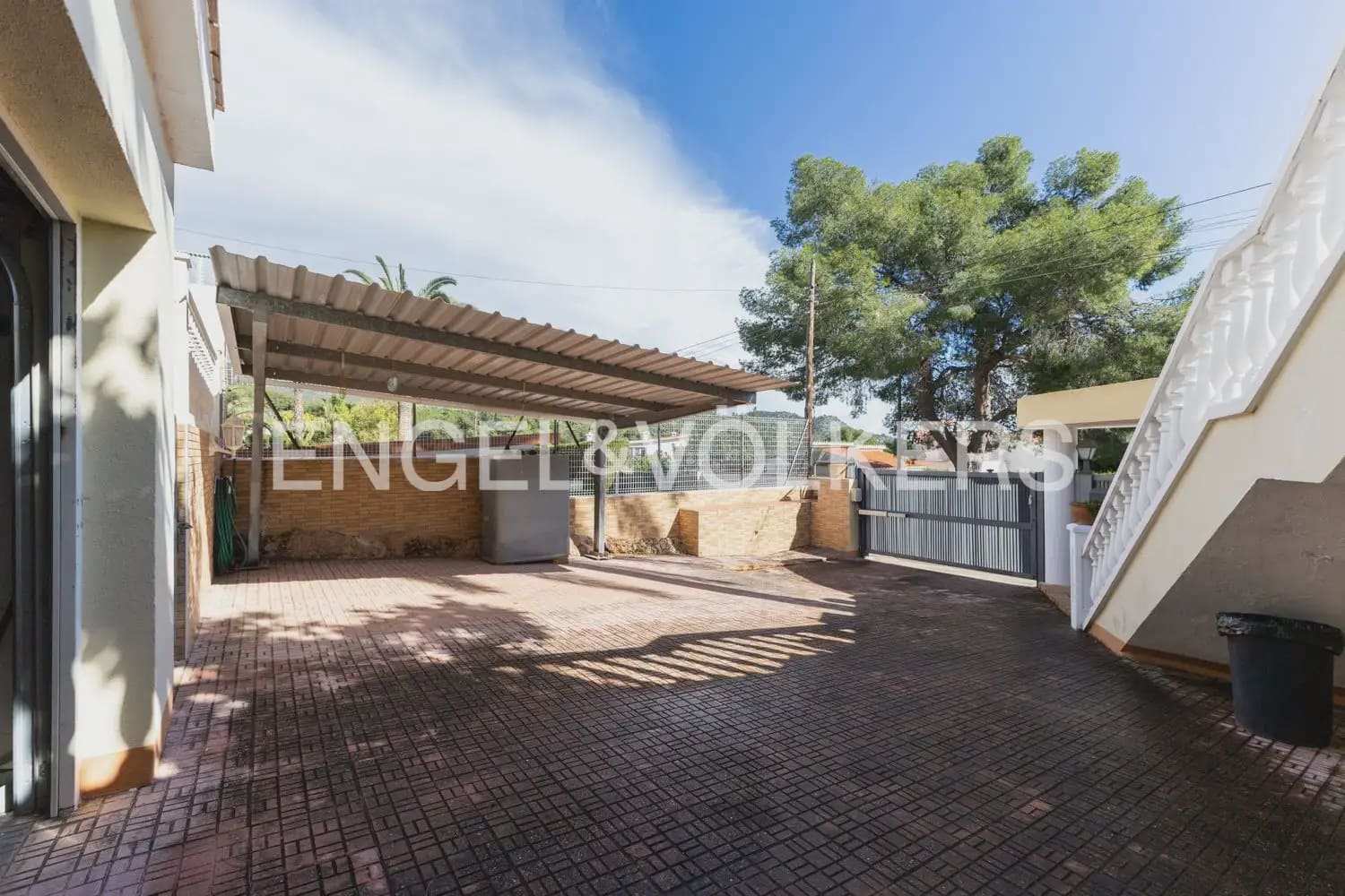 4 sovrum Villa till salu i Benicassim med pool - 550 000 € (Ref: 9898276)