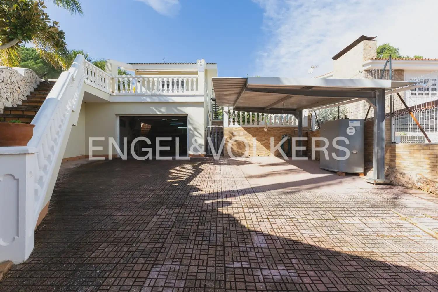 4 sovrum Villa till salu i Benicassim med pool - 550 000 € (Ref: 9898276)