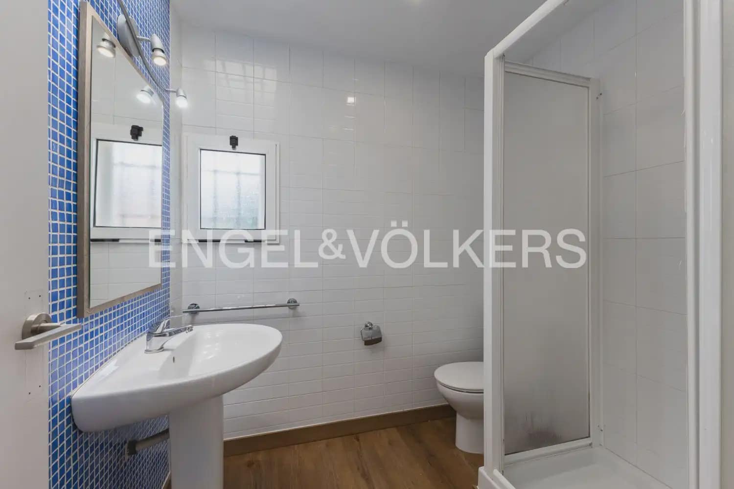 5 bedroom Villa for sale in Vinaros with garage - € 650,000 (Ref: 9898277)