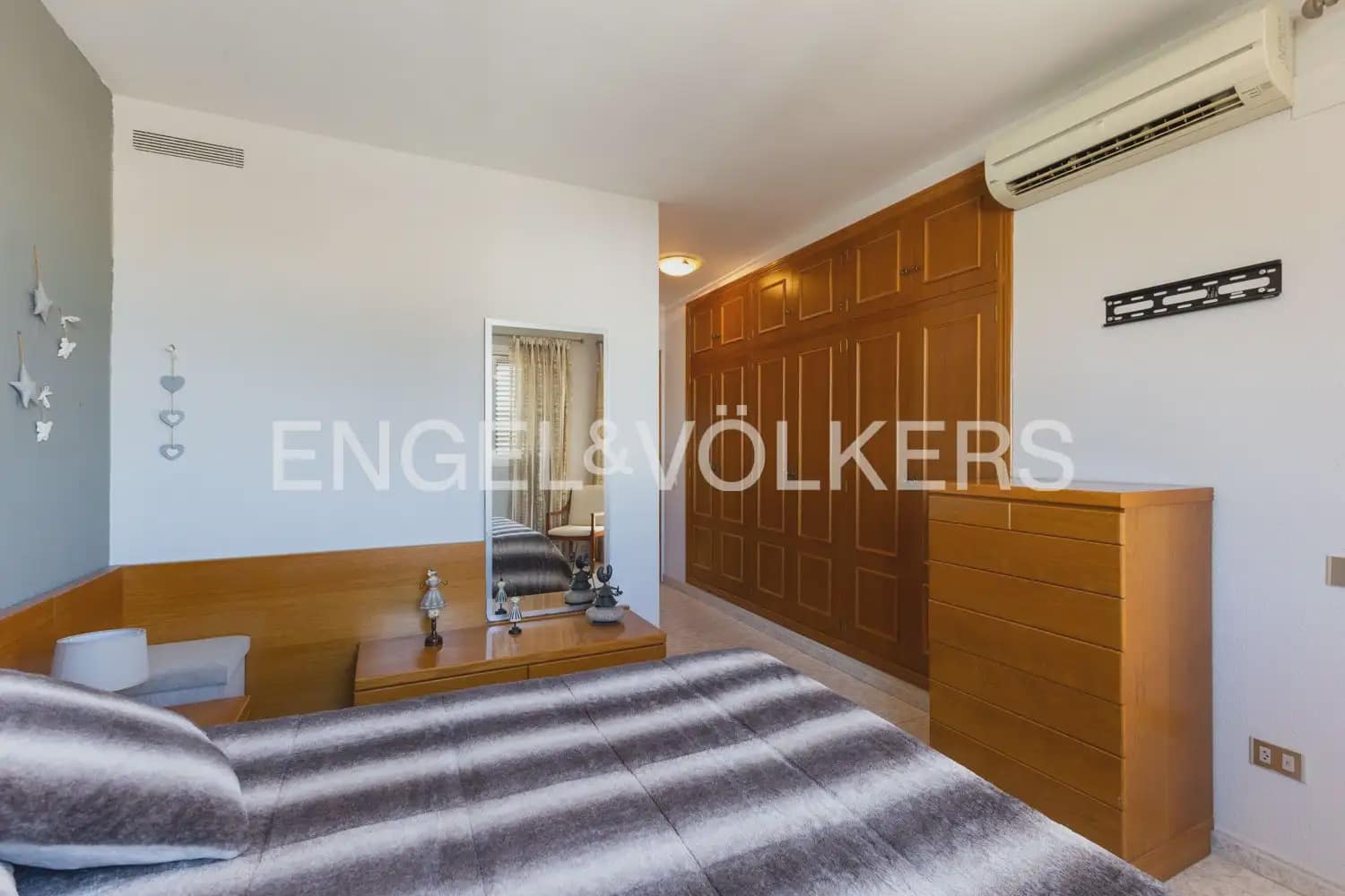 4 bedroom Villa for rent in Benicassim with pool garage - € 2,500 (Ref: 9898279)