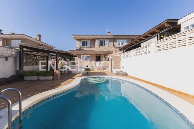 4 bedroom Villa for rent in Benicàssim with pool garage - € 2,500 (Ref: 9898279)