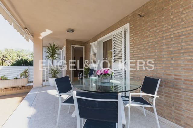 4 bedroom Villa for rent in Benicàssim with pool garage - € 2,500 (Ref: 9898279)