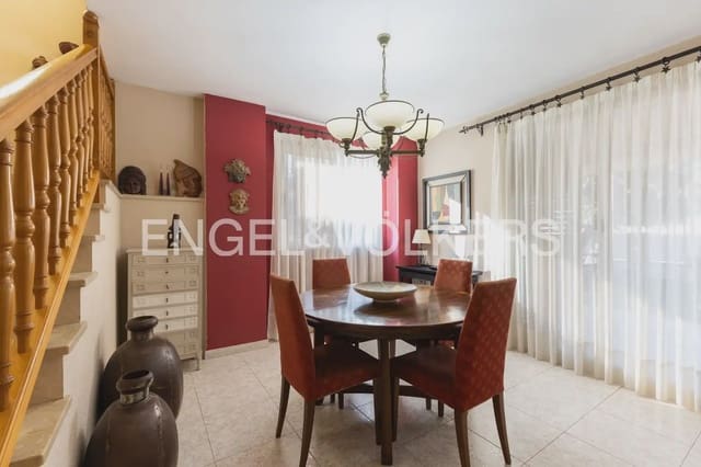 4 bedroom Villa for rent in Benicàssim with pool garage - € 2,500 (Ref: 9898279)
