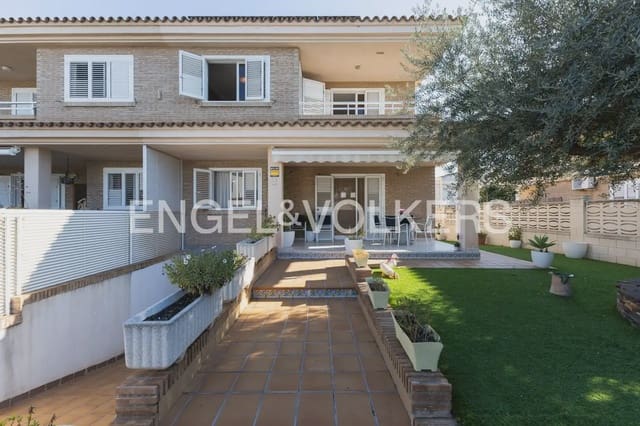 4 bedroom Villa for rent in Benicàssim with pool garage - € 2,500 (Ref: 9898279)