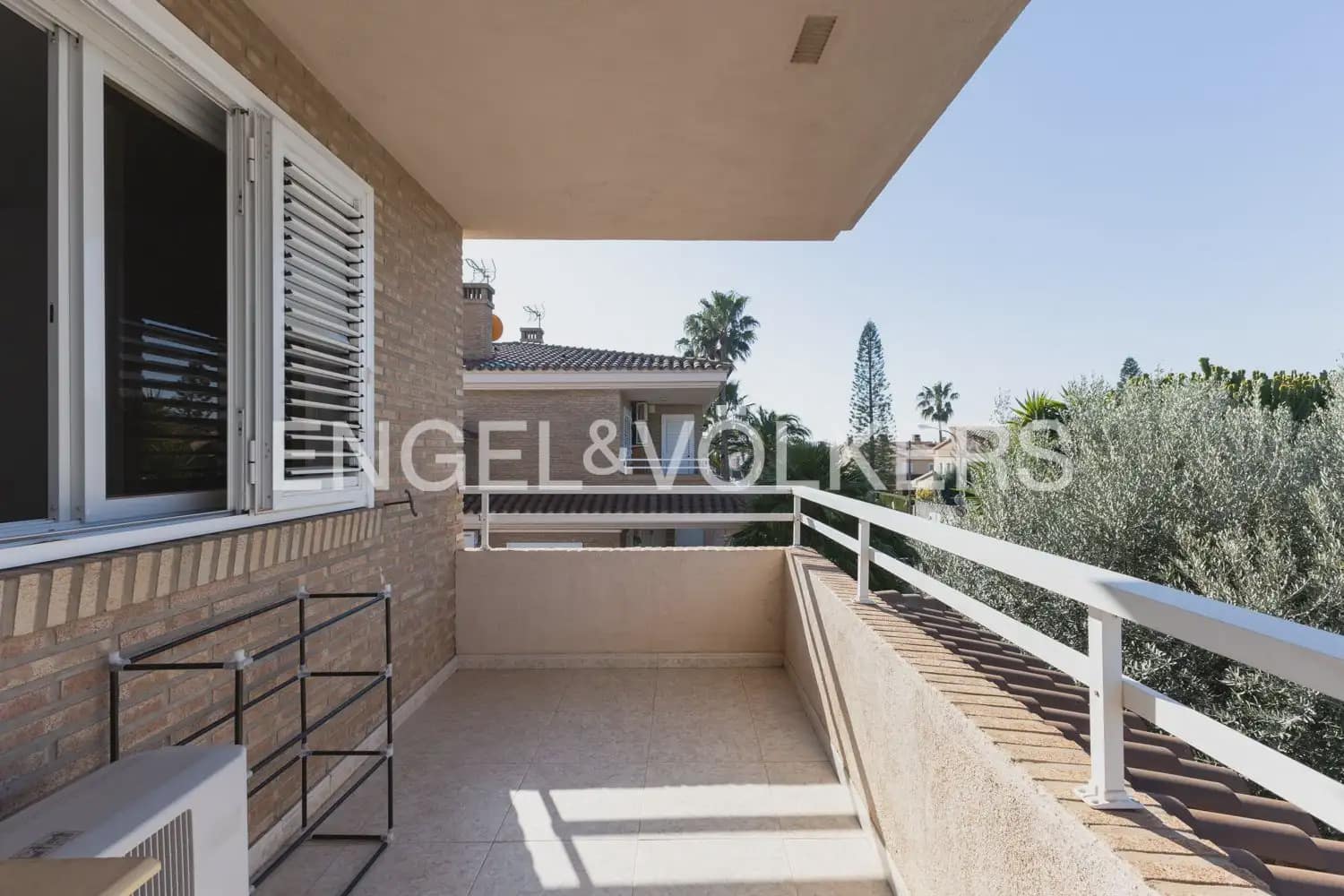 4 bedroom Villa for rent in Benicassim with pool garage - € 2,500 (Ref: 9898279)