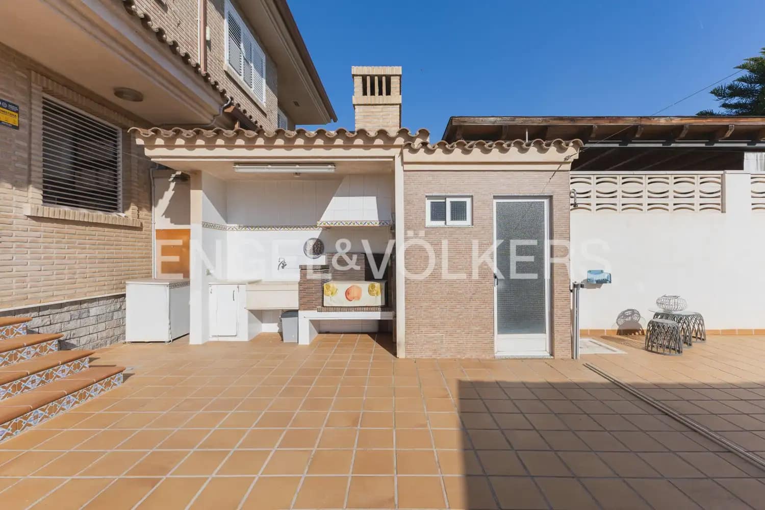 4 bedroom Villa for rent in Benicassim with pool garage - € 2,500 (Ref: 9898279)