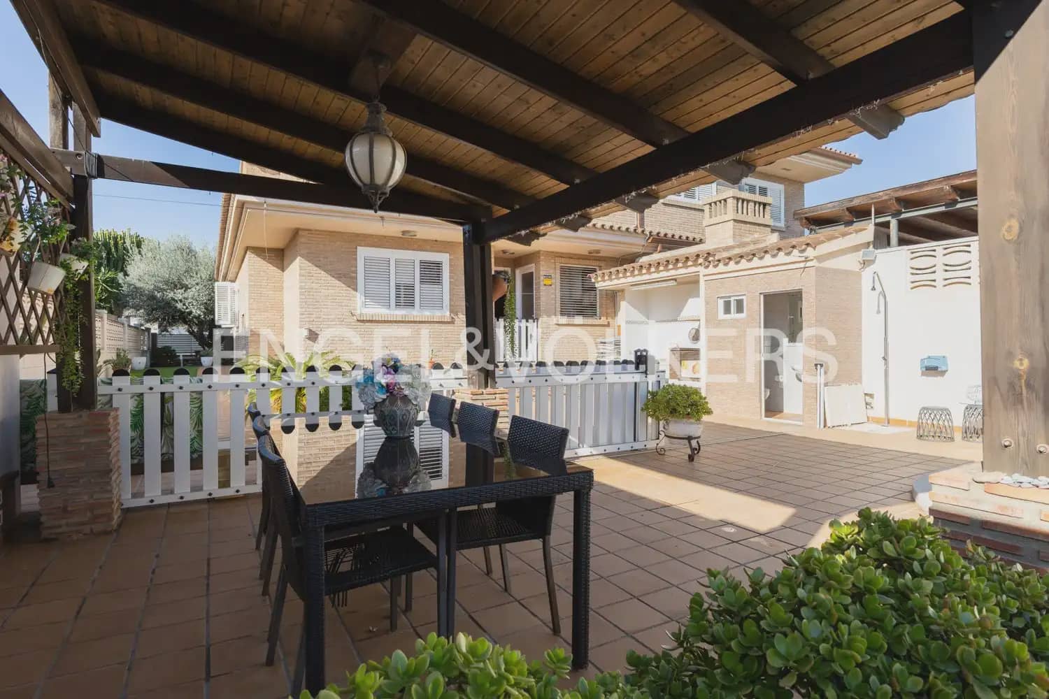 4 bedroom Villa for rent in Benicassim with pool garage - € 2,500 (Ref: 9898279)