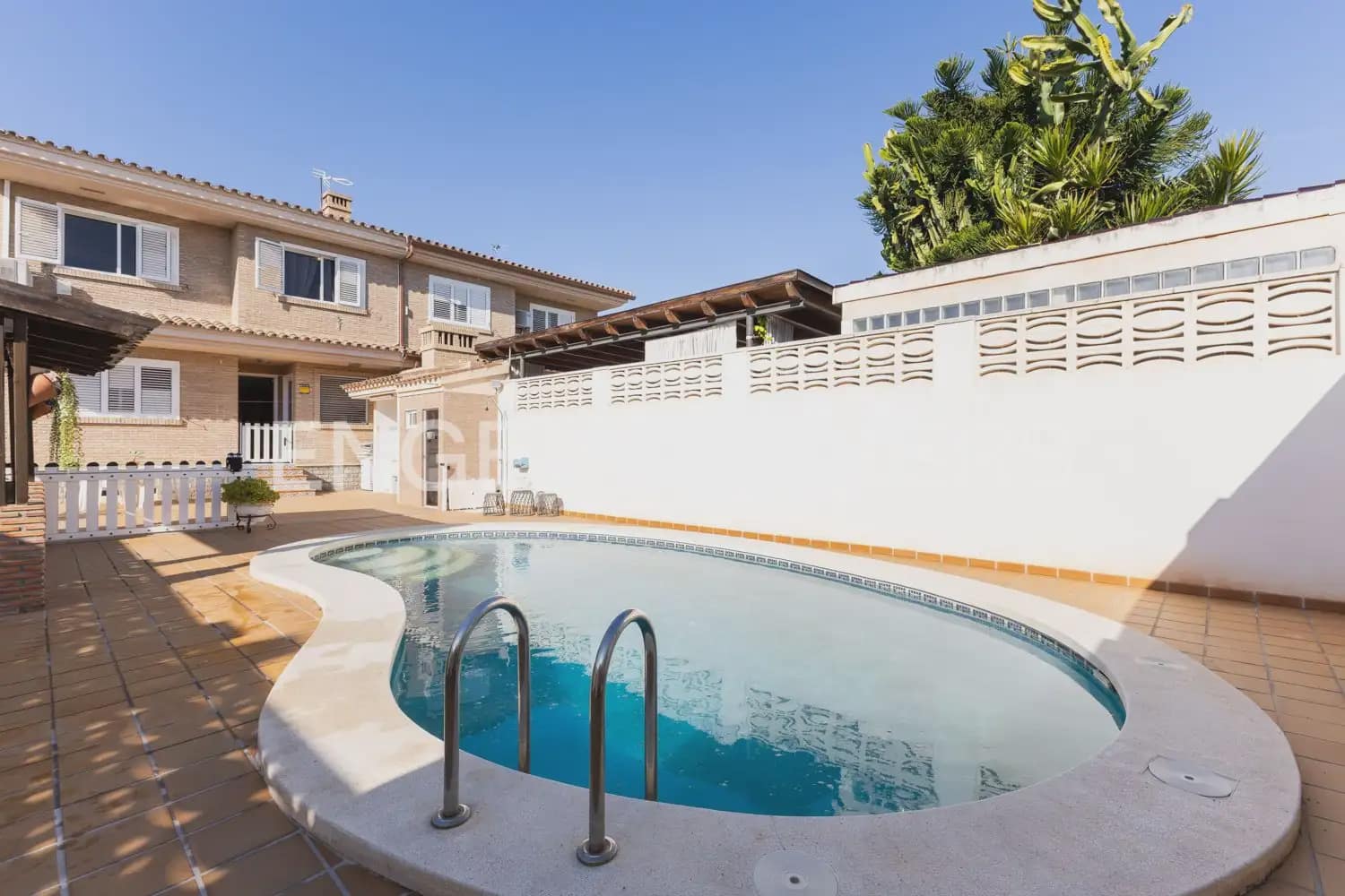 4 bedroom Villa for rent in Benicassim with pool garage - € 2,500 (Ref: 9898279)