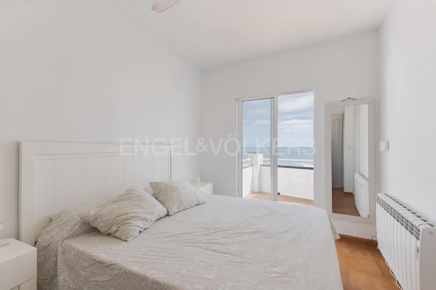 4 bedroom Villa for sale in Sueca with garage - € 697,500 (Ref: 9898280)