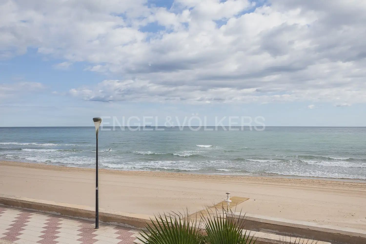 4 bedroom Villa for sale in Sueca with garage - € 697,500 (Ref: 9898280)