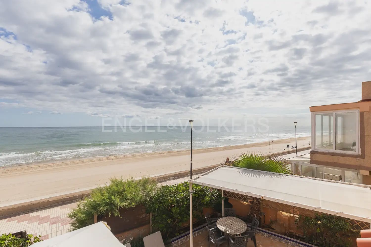 4 bedroom Villa for sale in Sueca with garage - € 697,500 (Ref: 9898280)