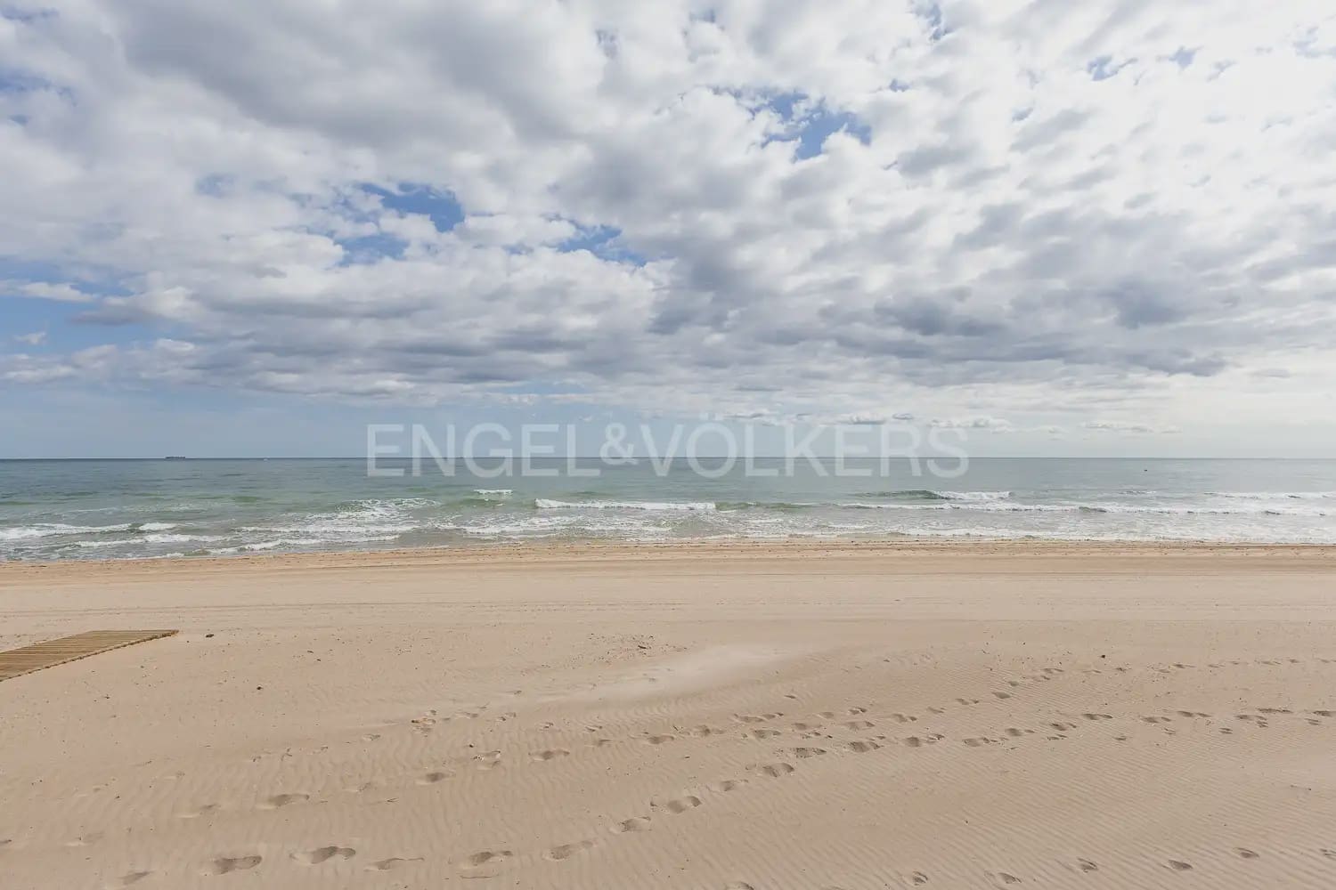 4 bedroom Villa for sale in Sueca with garage - € 697,500 (Ref: 9898280)