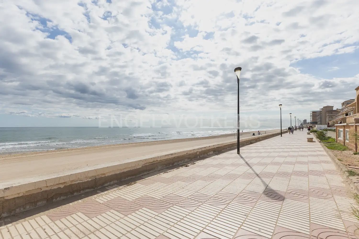 4 bedroom Villa for sale in Sueca with garage - € 697,500 (Ref: 9898280)
