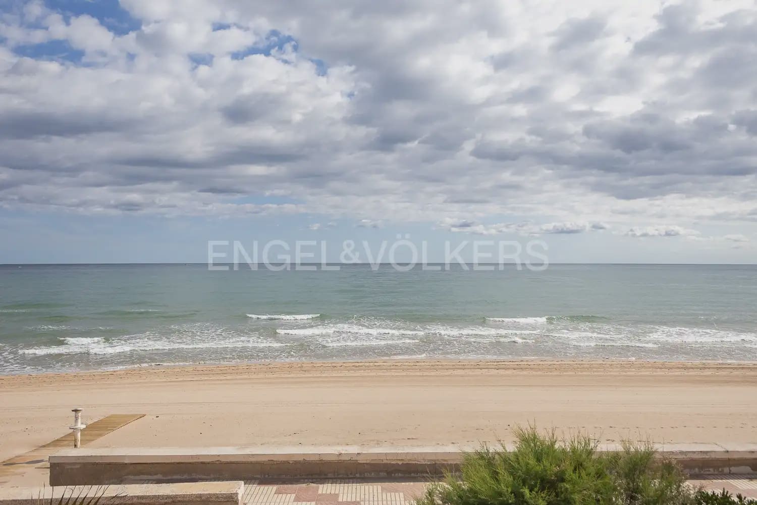 4 bedroom Villa for sale in Sueca with garage - € 697,500 (Ref: 9898280)