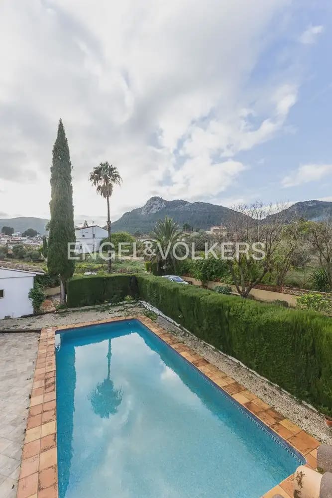 6 quarto Quinta/Casa Rural para venda em Orba com piscina garagem - 690 000 € (Ref: 9898281)