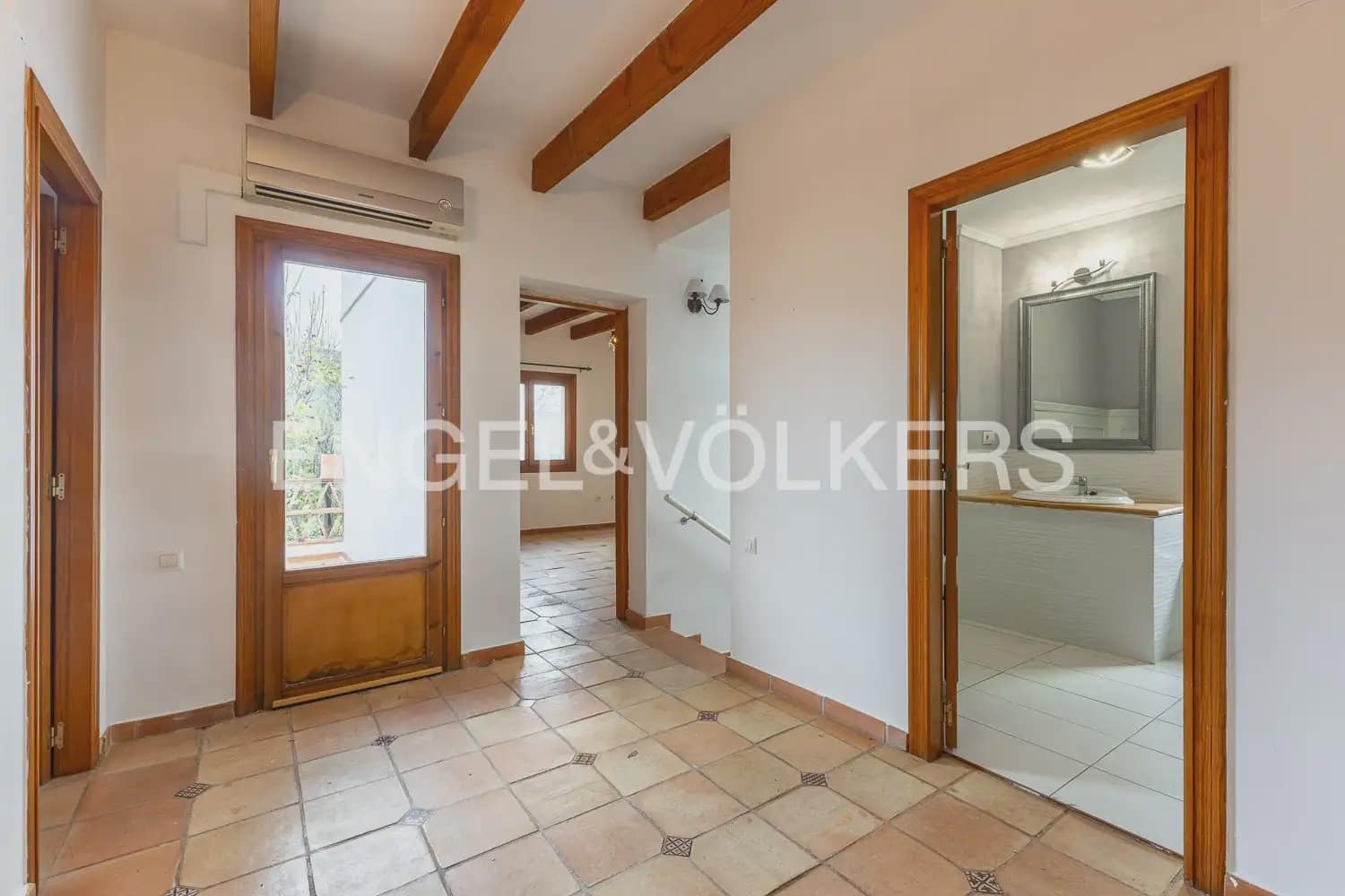 6 quarto Quinta/Casa Rural para venda em Orba com piscina garagem - 690 000 € (Ref: 9898281)