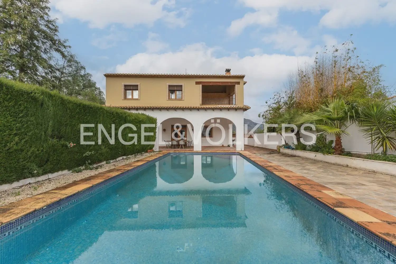 6 quarto Quinta/Casa Rural para venda em Orba com piscina garagem - 690 000 € (Ref: 9898281)