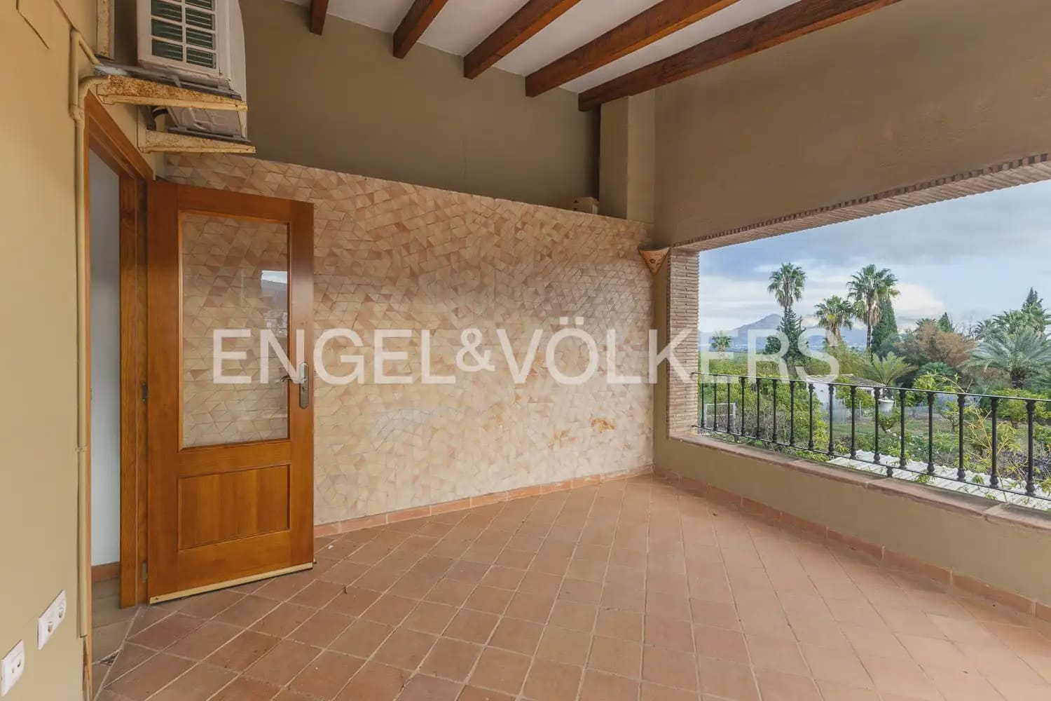 6 quarto Quinta/Casa Rural para venda em Orba com piscina garagem - 690 000 € (Ref: 9898281)