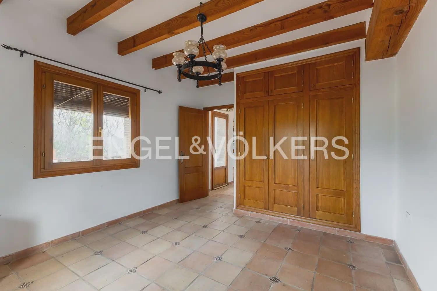 6 quarto Quinta/Casa Rural para venda em Orba com piscina garagem - 690 000 € (Ref: 9898281)