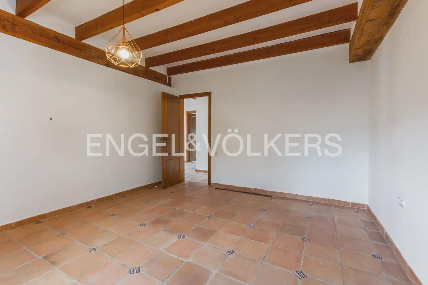 6 quarto Quinta/Casa Rural para venda em Orba com piscina garagem - 690 000 € (Ref: 9898281)