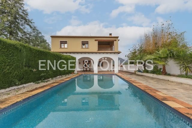 6 quarto Quinta/Casa Rural para venda em Orba com piscina garagem - 690 000 € (Ref: 9898281)