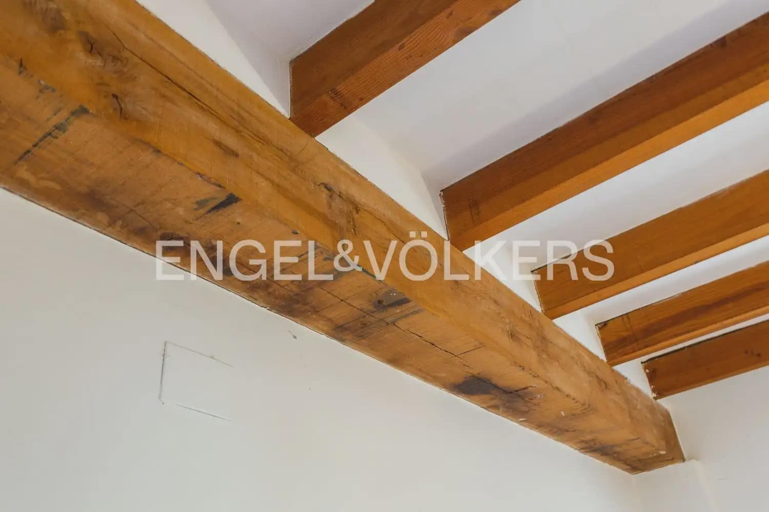 6 quarto Quinta/Casa Rural para venda em Orba com piscina garagem - 690 000 € (Ref: 9898281)
