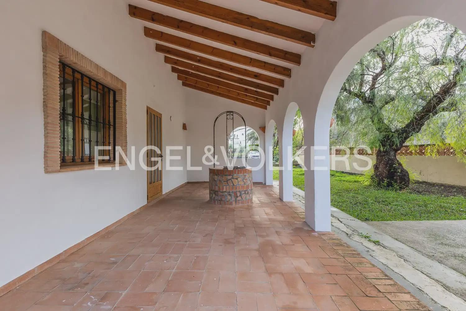 6 quarto Quinta/Casa Rural para venda em Orba com piscina garagem - 690 000 € (Ref: 9898281)
