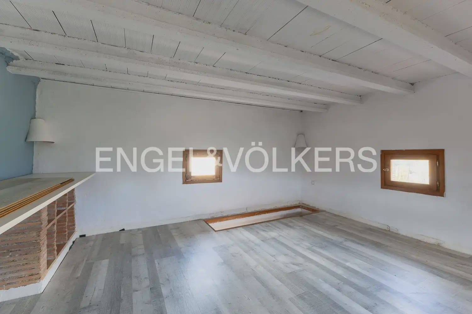 6 quarto Quinta/Casa Rural para venda em Orba com piscina garagem - 690 000 € (Ref: 9898281)