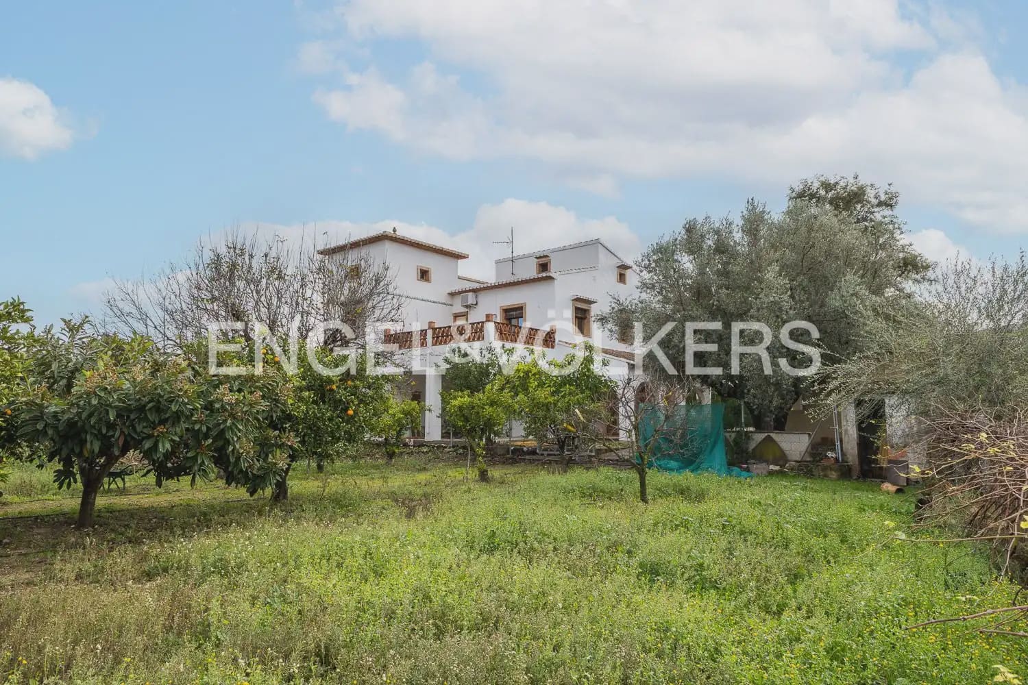 6 quarto Quinta/Casa Rural para venda em Orba com piscina garagem - 690 000 € (Ref: 9898281)