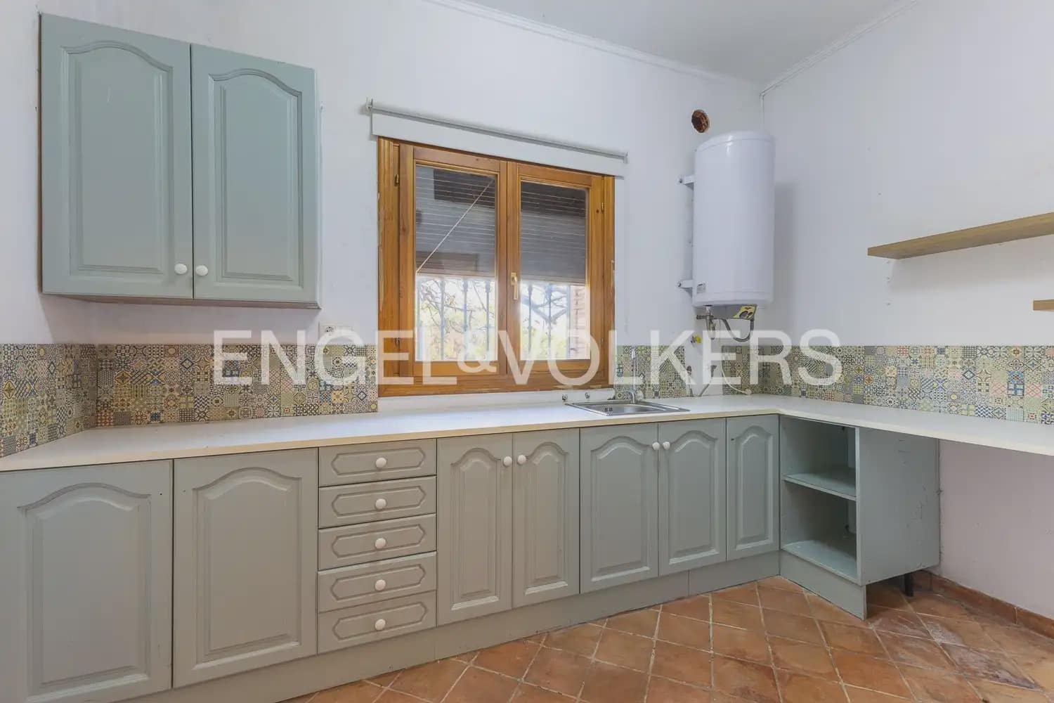 6 quarto Quinta/Casa Rural para venda em Orba com piscina garagem - 690 000 € (Ref: 9898281)