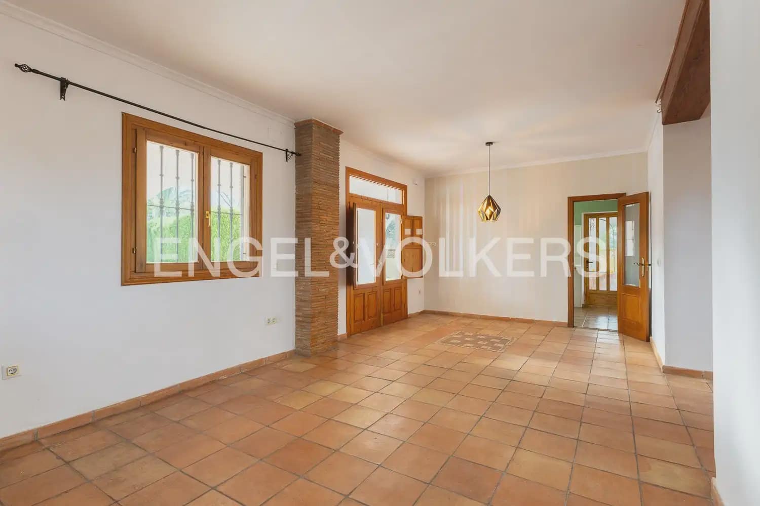 6 quarto Quinta/Casa Rural para venda em Orba com piscina garagem - 690 000 € (Ref: 9898281)