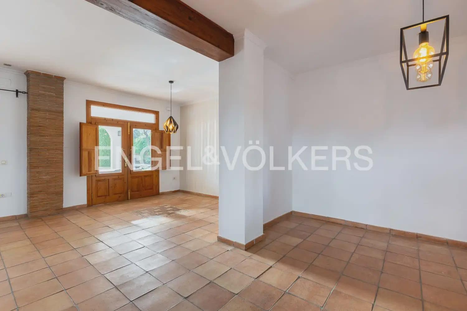 6 quarto Quinta/Casa Rural para venda em Orba com piscina garagem - 690 000 € (Ref: 9898281)