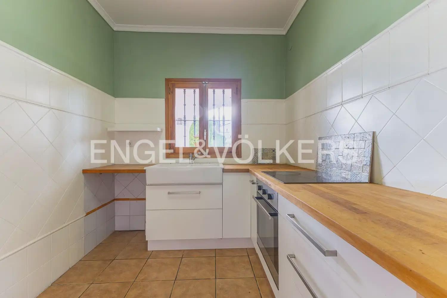6 quarto Quinta/Casa Rural para venda em Orba com piscina garagem - 690 000 € (Ref: 9898281)