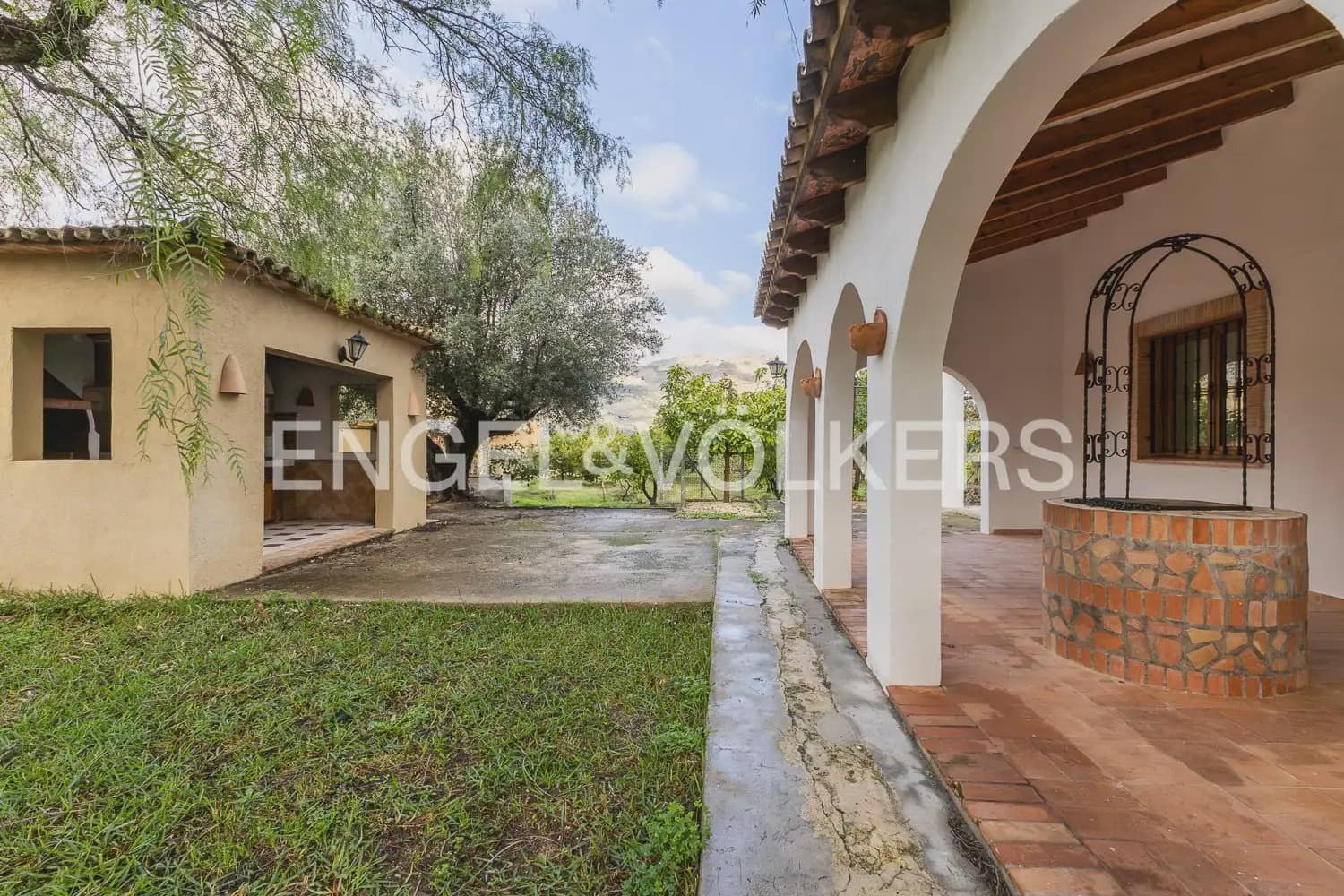 6 quarto Quinta/Casa Rural para venda em Orba com piscina garagem - 690 000 € (Ref: 9898281)