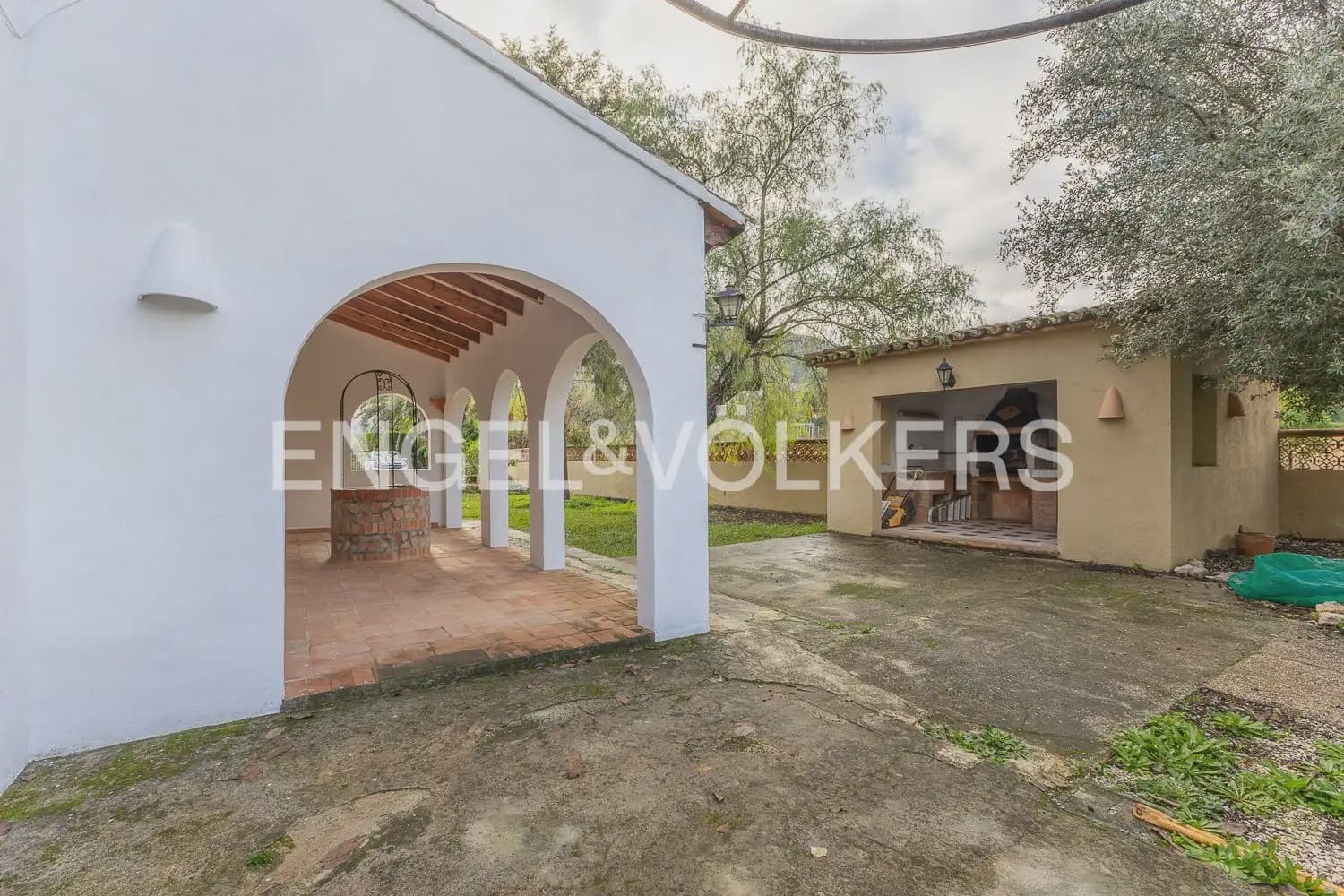 6 quarto Quinta/Casa Rural para venda em Orba com piscina garagem - 690 000 € (Ref: 9898281)