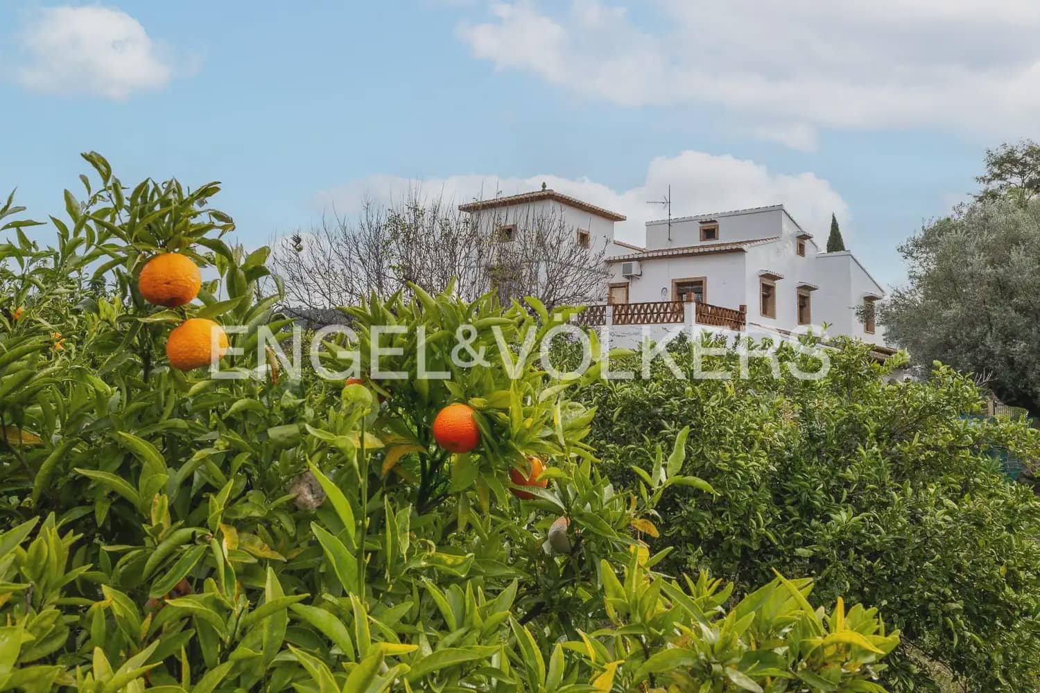 6 quarto Quinta/Casa Rural para venda em Orba com piscina garagem - 690 000 € (Ref: 9898281)