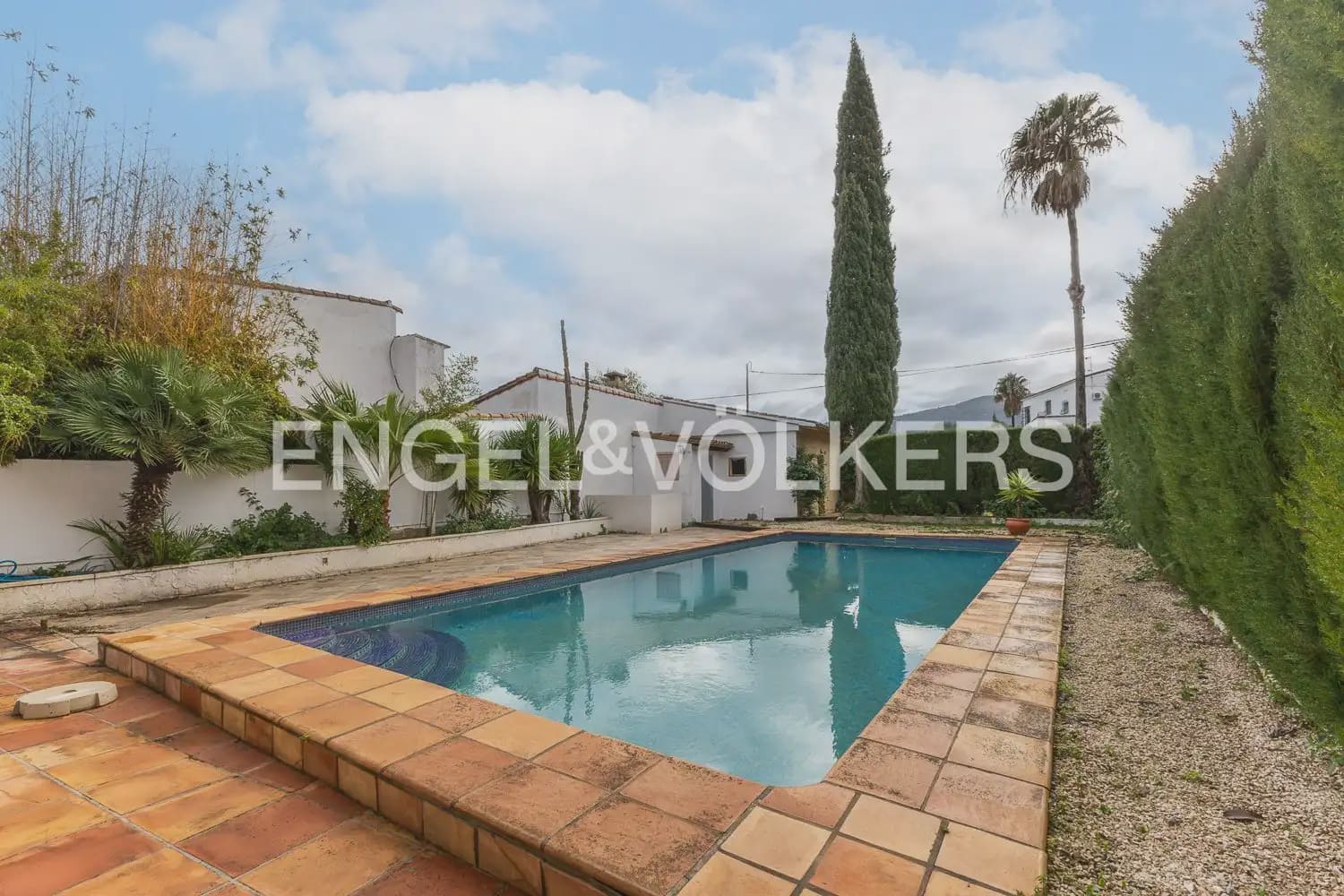 6 quarto Quinta/Casa Rural para venda em Orba com piscina garagem - 690 000 € (Ref: 9898281)