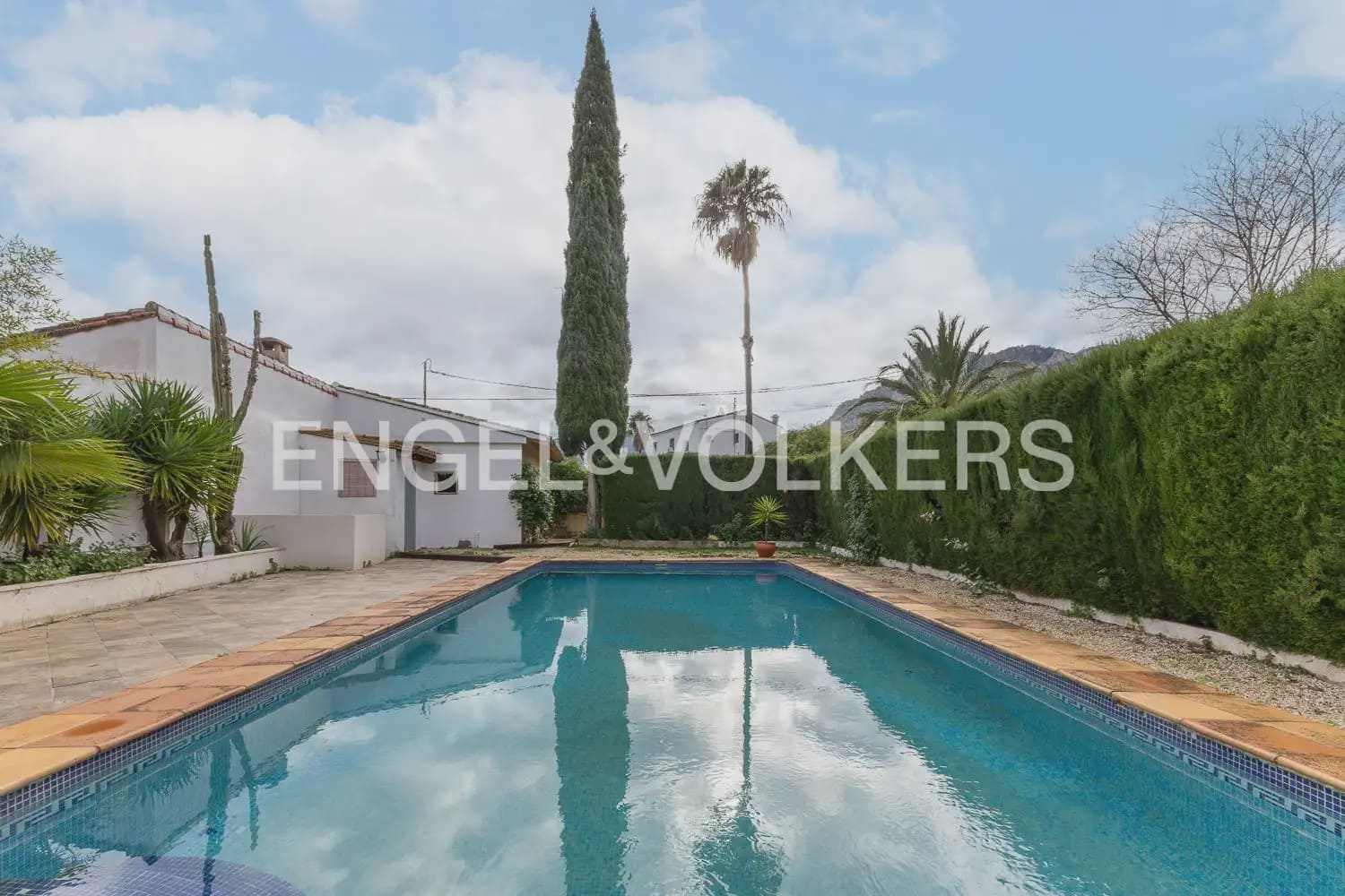 6 quarto Quinta/Casa Rural para venda em Orba com piscina garagem - 690 000 € (Ref: 9898281)