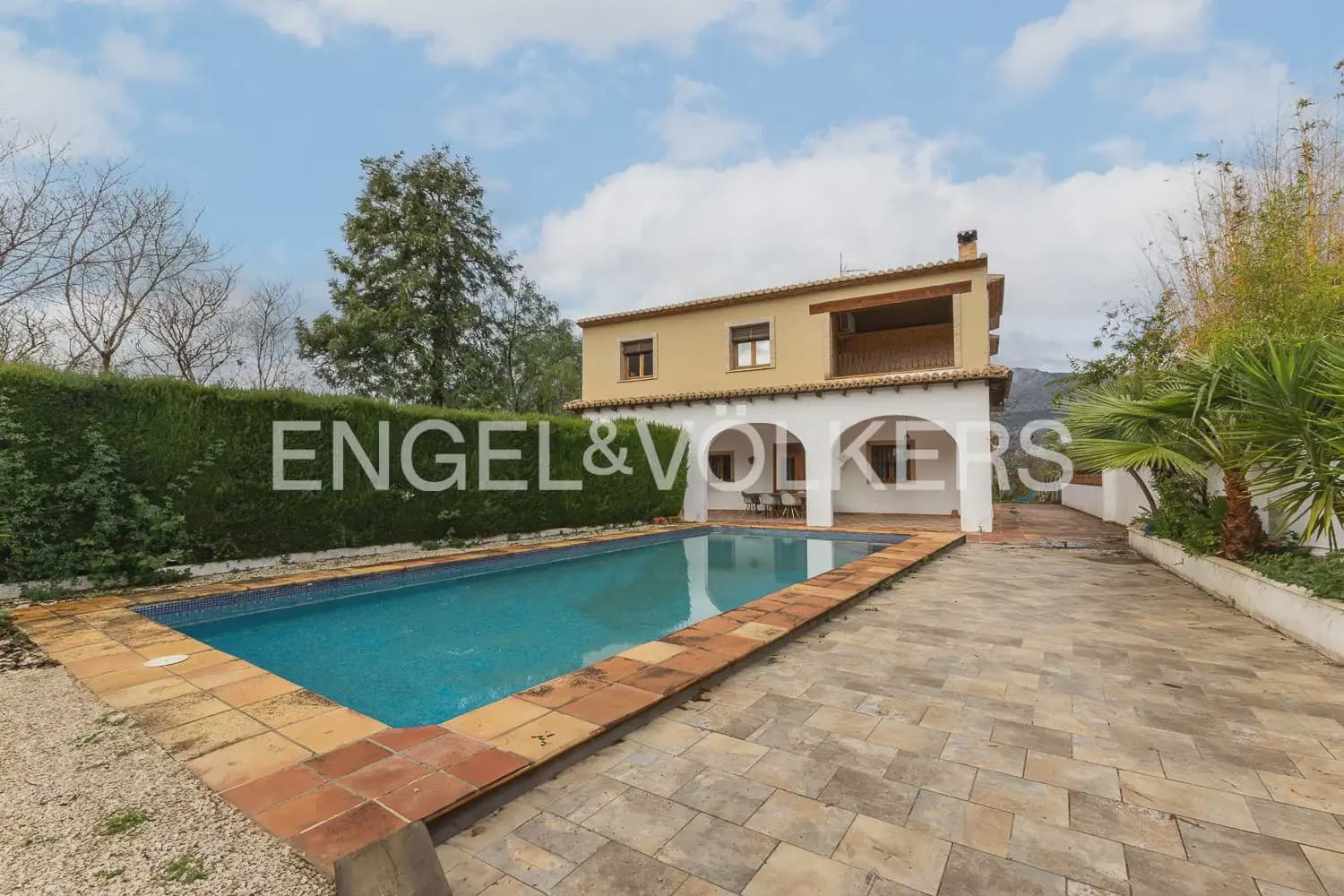 6 quarto Quinta/Casa Rural para venda em Orba com piscina garagem - 690 000 € (Ref: 9898281)