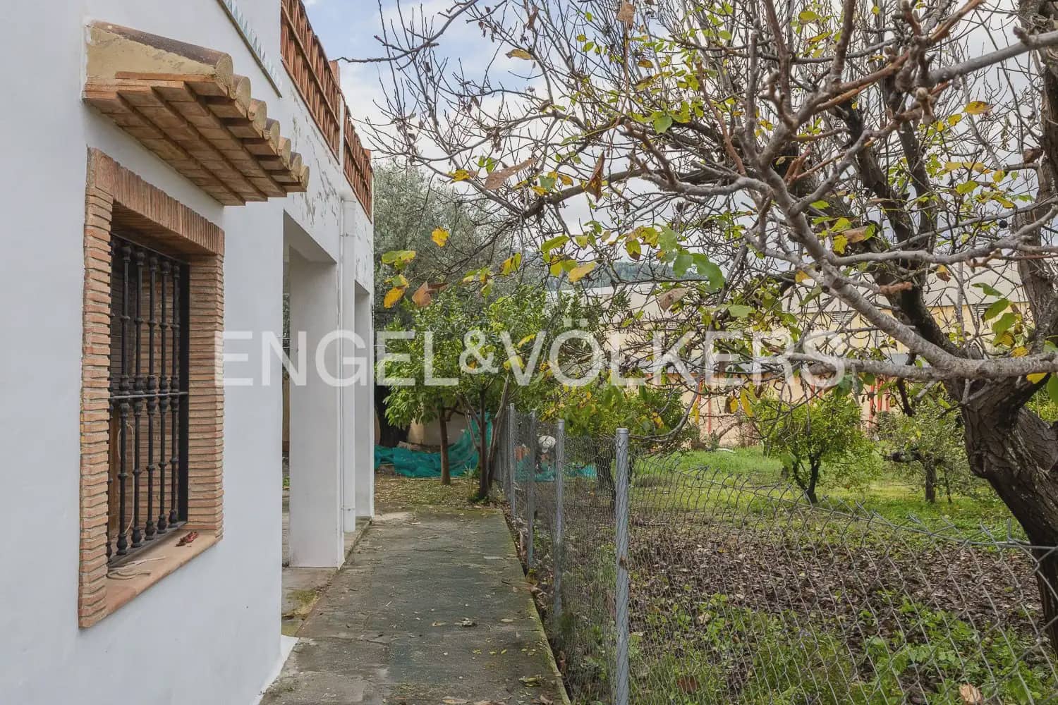 6 quarto Quinta/Casa Rural para venda em Orba com piscina garagem - 690 000 € (Ref: 9898281)