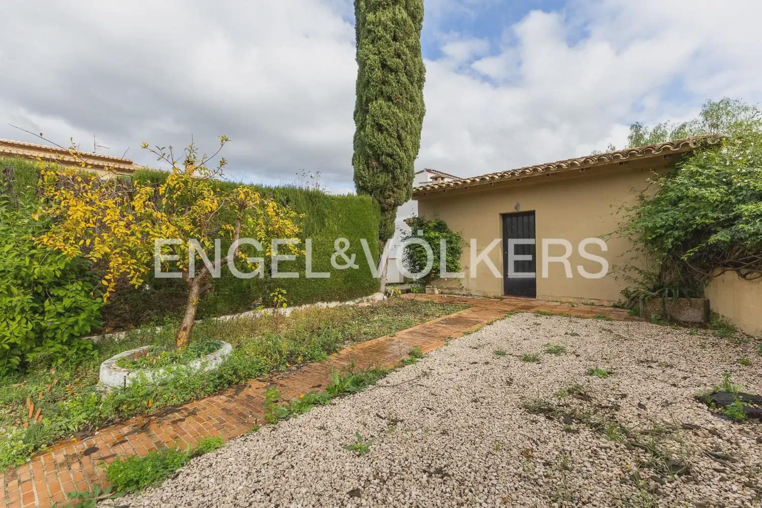 6 quarto Quinta/Casa Rural para venda em Orba com piscina garagem - 690 000 € (Ref: 9898281)