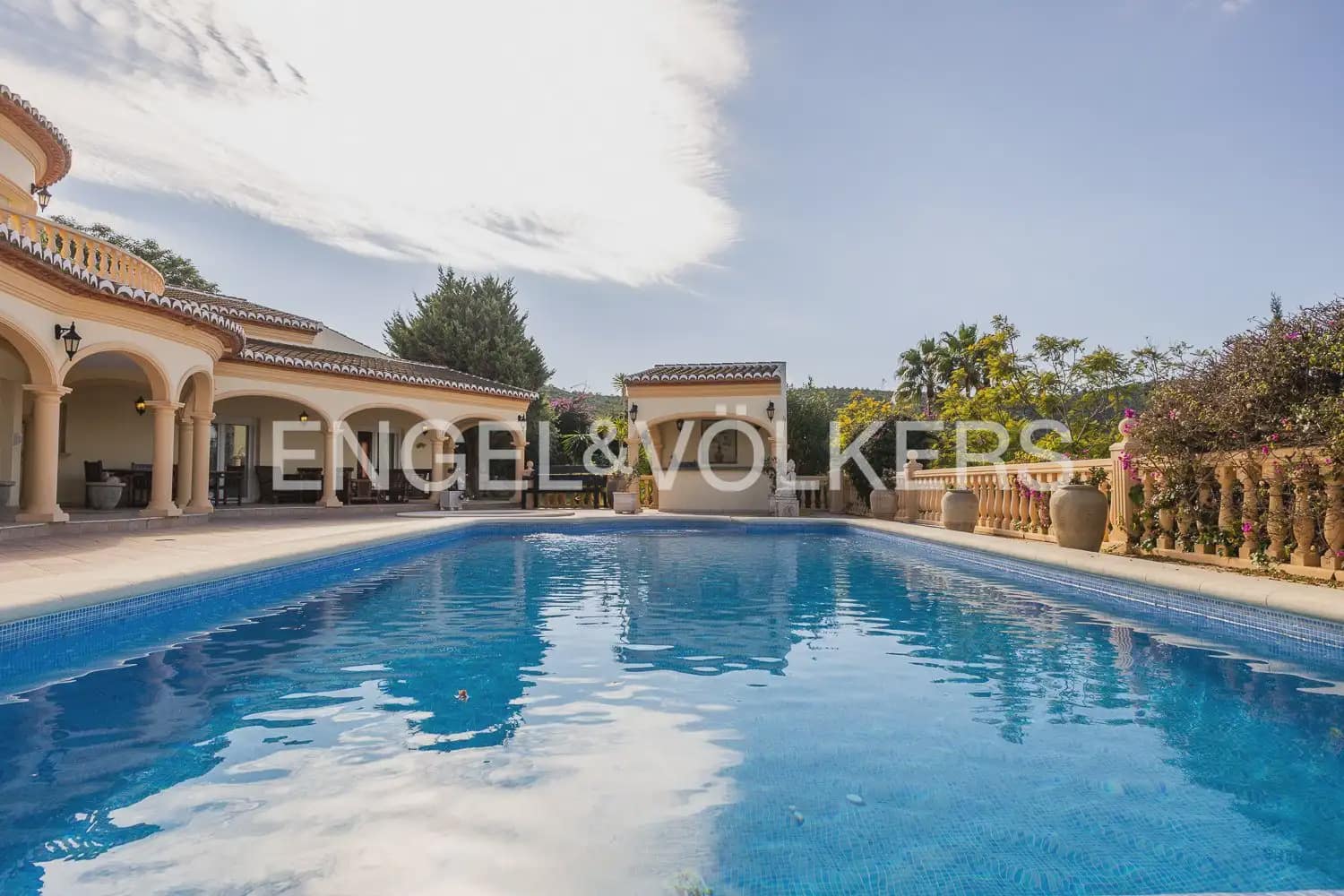 4 sovrum Villa till salu i Javea / Xabia med garage - 2 200 000 € (Ref: 9898282)